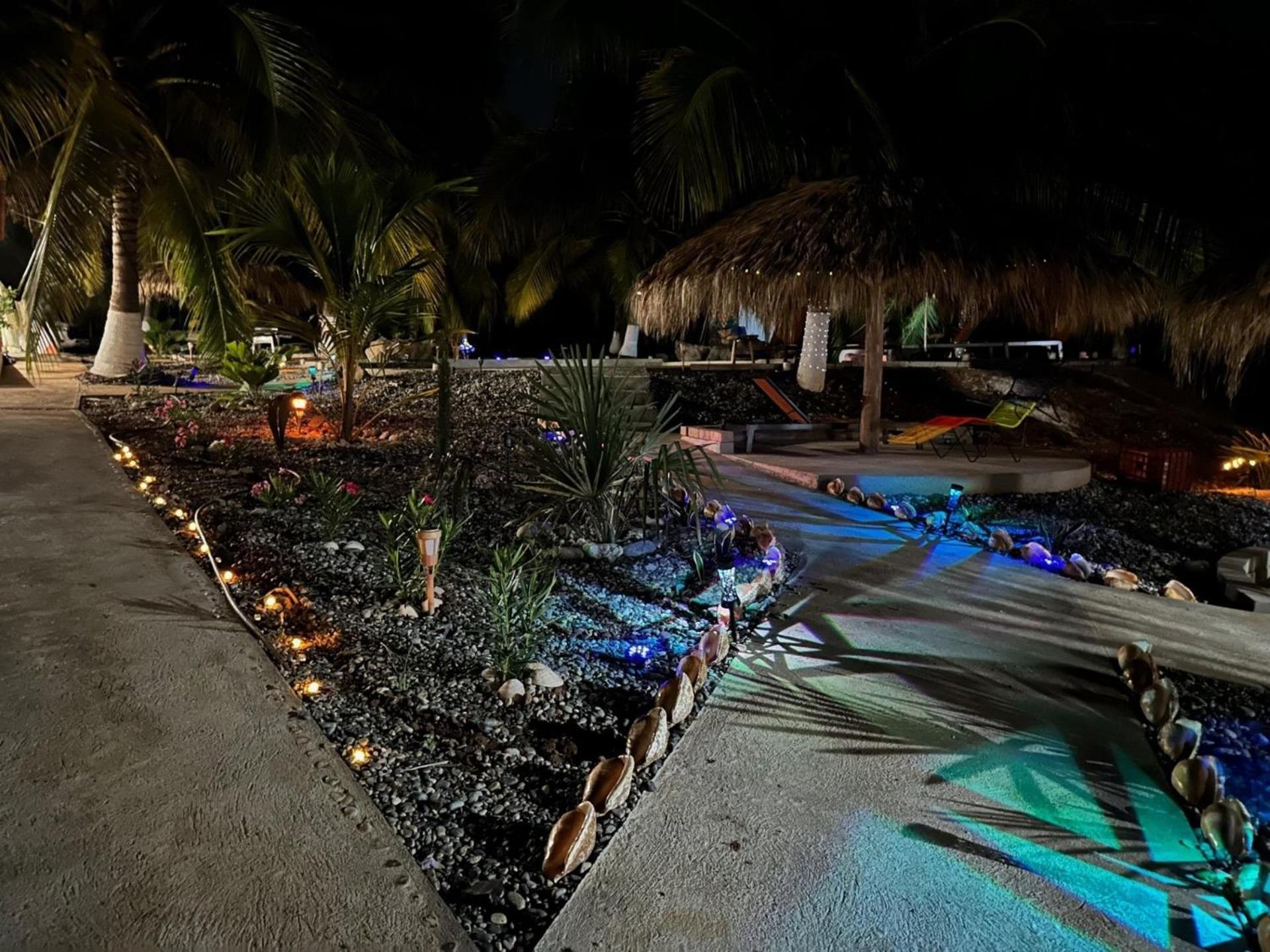 Casa Las Palmas Playa La Saladita Zihuatanejo Exterior photo